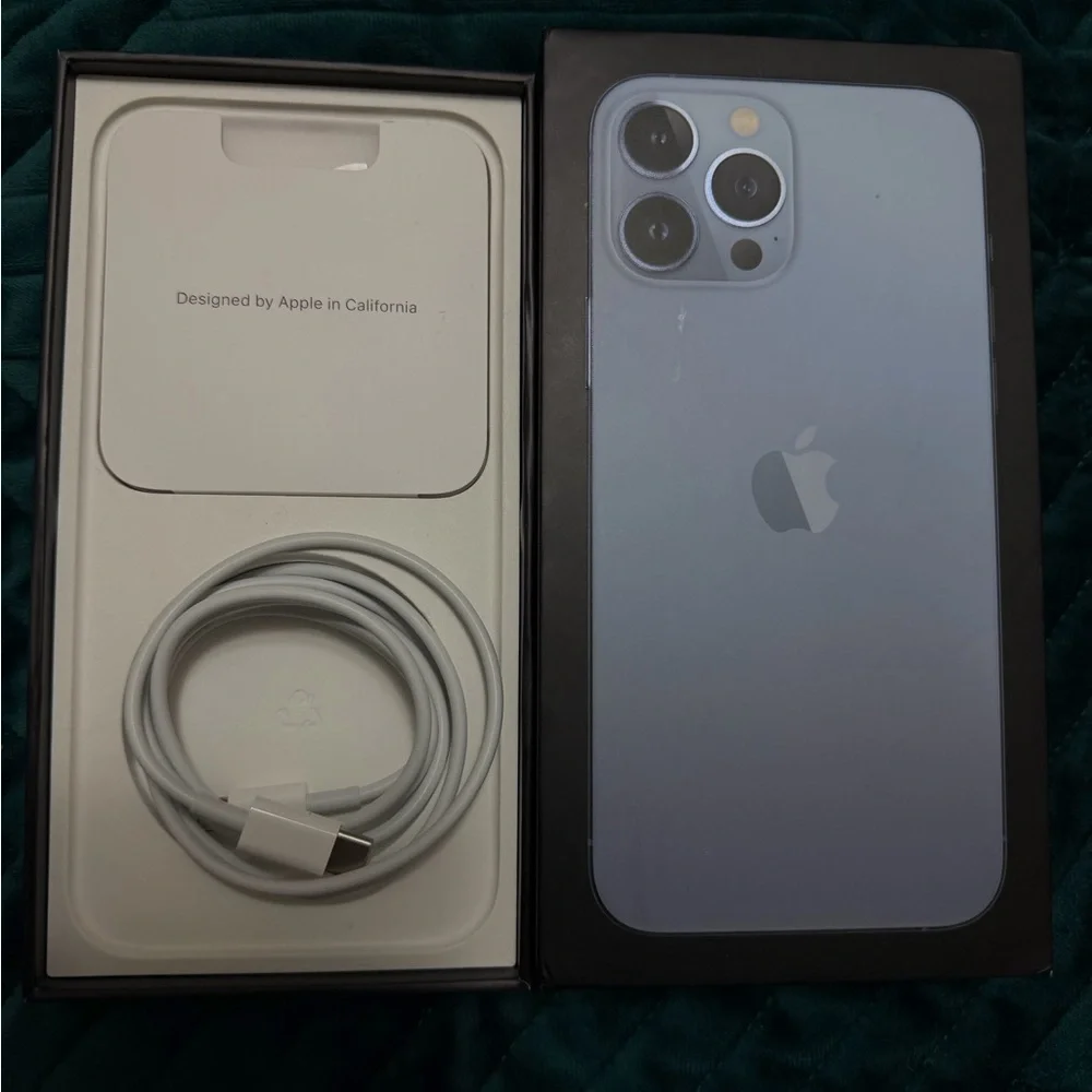 Apple iPhone 13 Pro - Sierra Blue